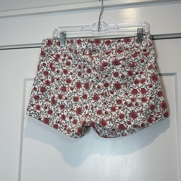 H&M pink and White Floral High Waist Shorts size 12. - Picture 2 of 5